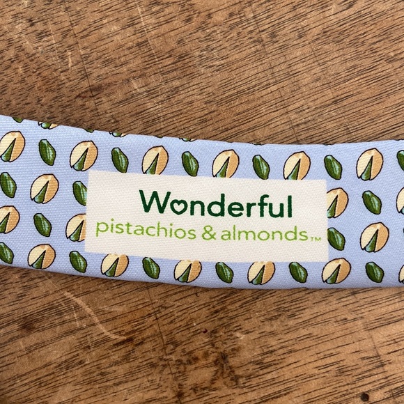 Vineyard Vines Pistachios and Almonds Silk - Picture 5 of 9